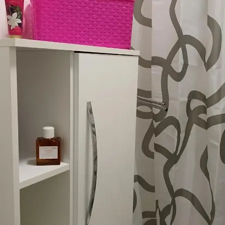 Leona Apartment-perfect For Four Apartament