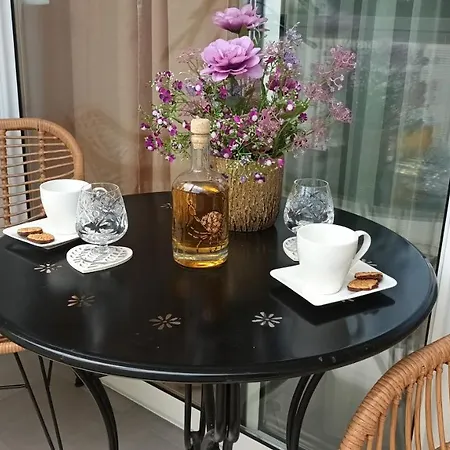 Leona Apartment-perfect For Four *