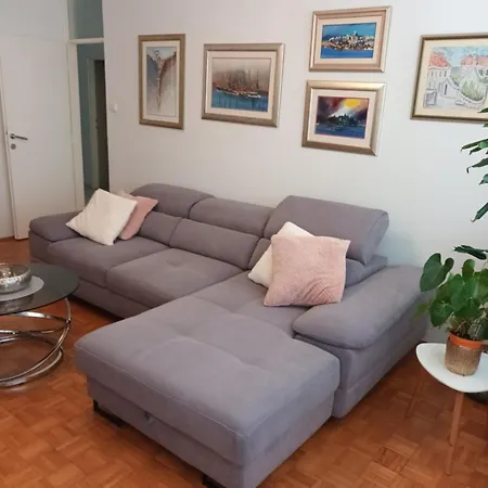 Leona Apartment-perfect For Four * Сплит