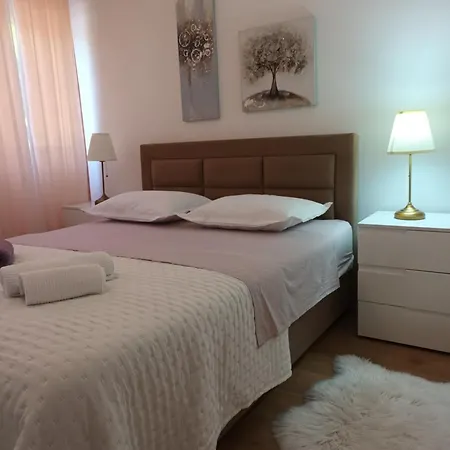 Leona Apartment-perfect For Four Apartament