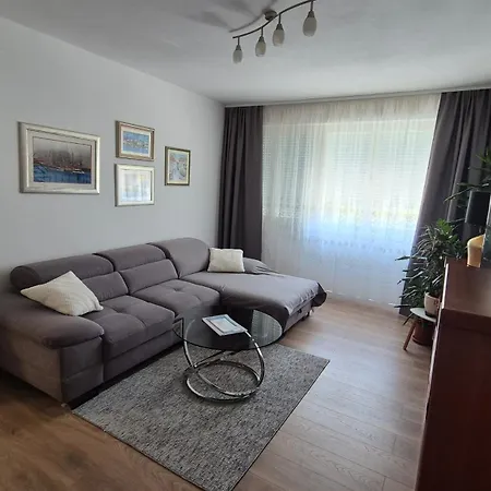 Апартаменты Leona Apartment-perfect For Four