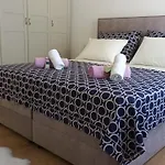 Leona Apartment-perfect For Four Lejlighed *