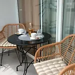Leona Apartment-perfect For Four Split