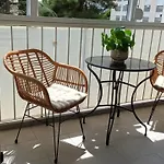 Leona Apartment-perfect For Four Split