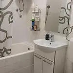 Leona Apartment-perfect For Four