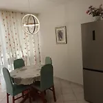 Leona Apartment-perfect For Four Lejlighed *