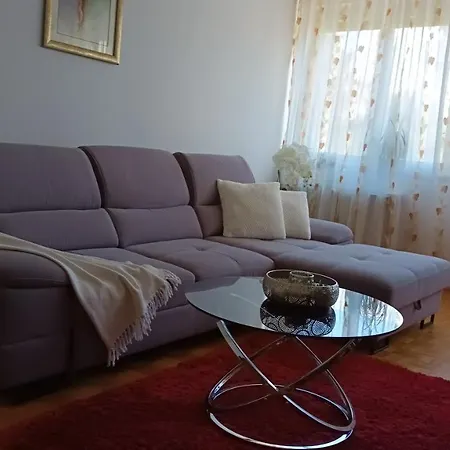 Leona Apartment-perfect For Four Сплит