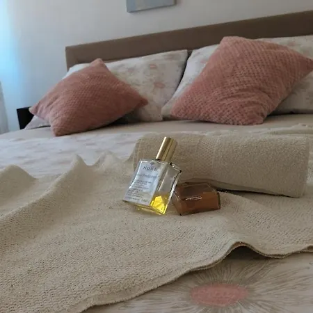 Leona Apartment-perfect For Four Appartement