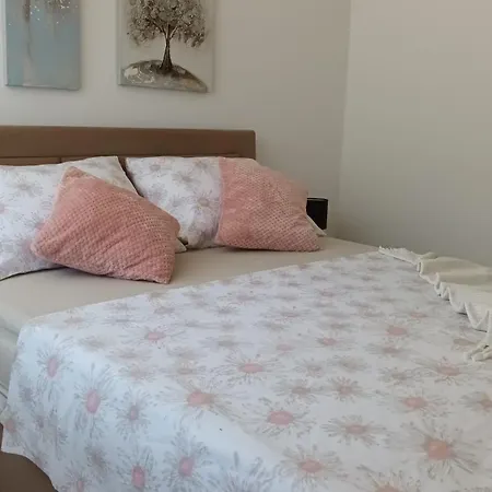 Leona Apartment-perfect For Four Lägenhet Split