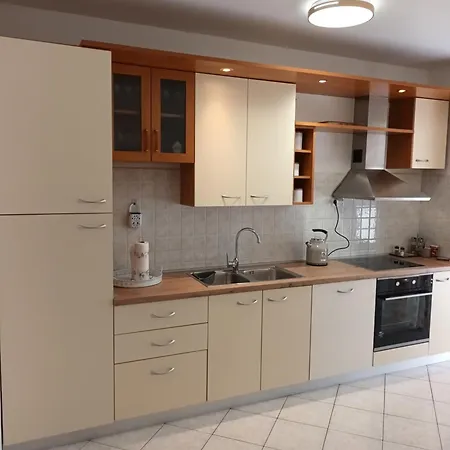 Leona Apartment-perfect For Four 아파트 스플리트