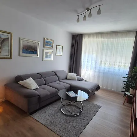 Leona Apartment-perfect For Four * Split