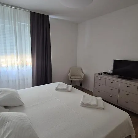 Leona Apartment-perfect For Four 아파트