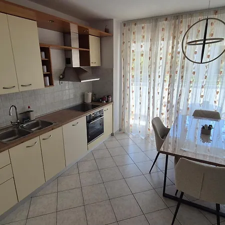 Leona Apartment-perfect For Four 스플리트