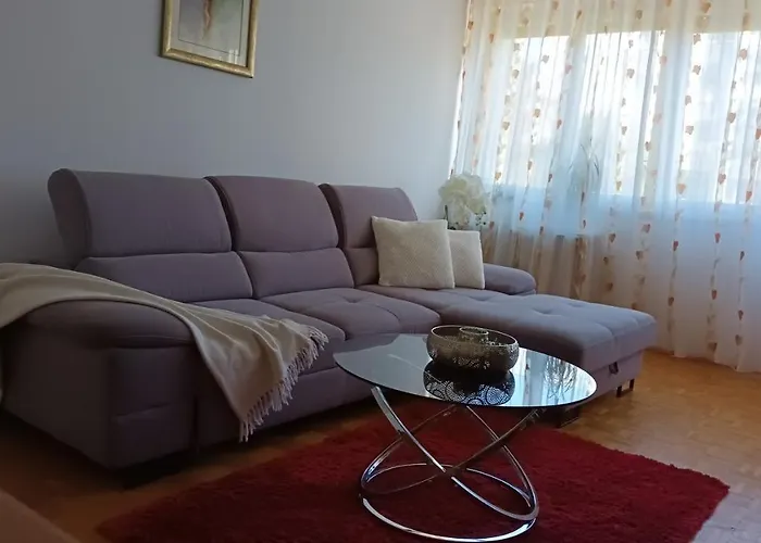 Leona Apartment-perfect For Four Split