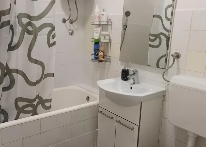 Leona Apartment-perfect For Four