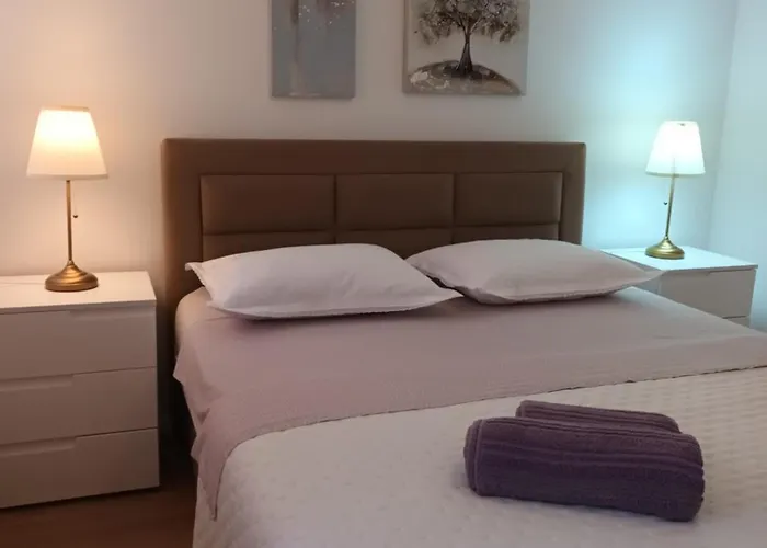 Leona Apartment-perfect For Four