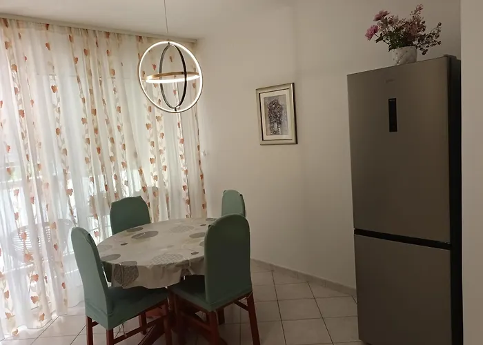 Leona Apartment-perfect For Four Lägenhet *