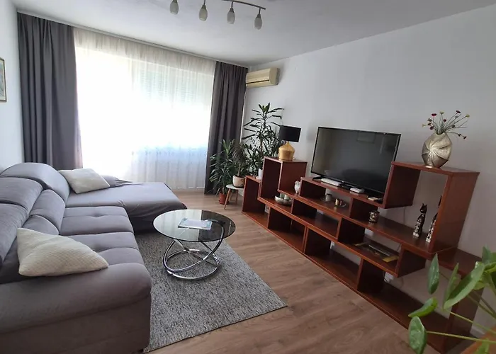 Leona Apartment-perfect For Four Lägenhet Split